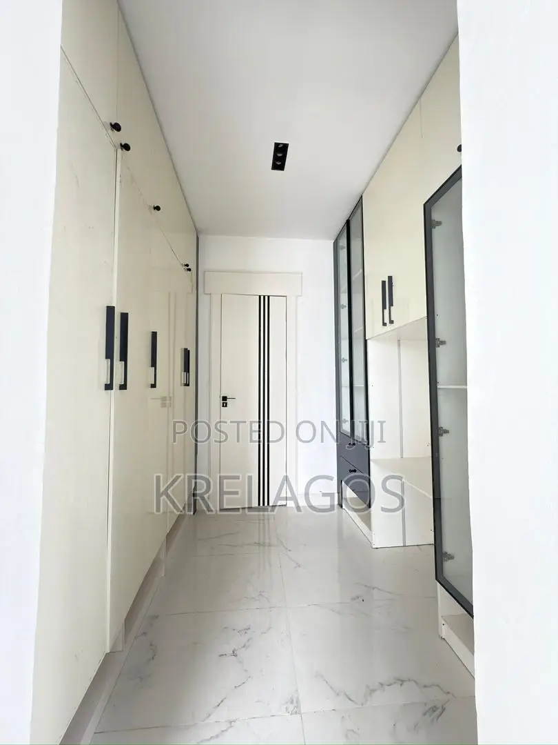 5bdrm Duplex in Chevron for sale in Chevron