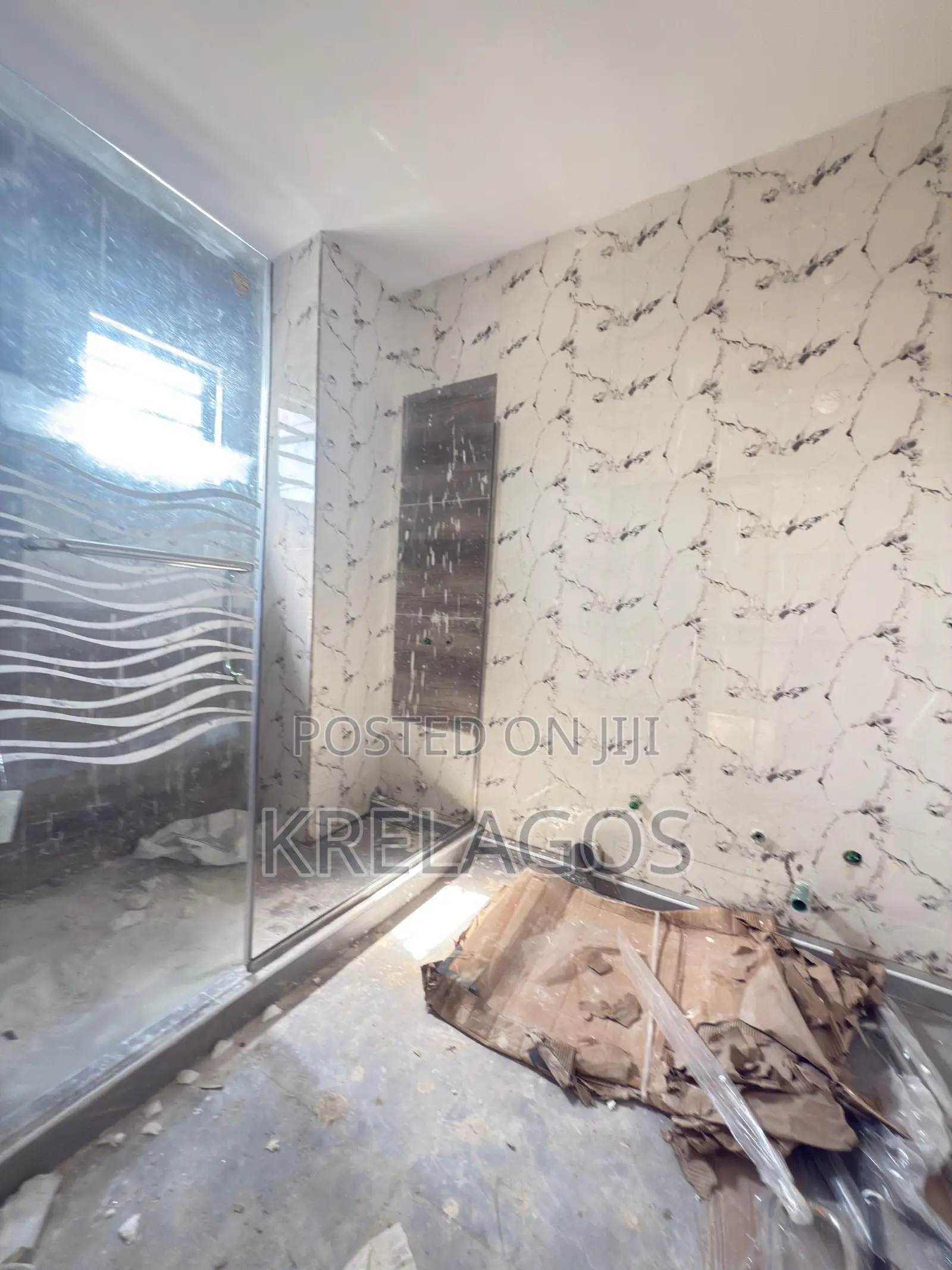 3bdrm Apartment in Ikate for sale in Ikate