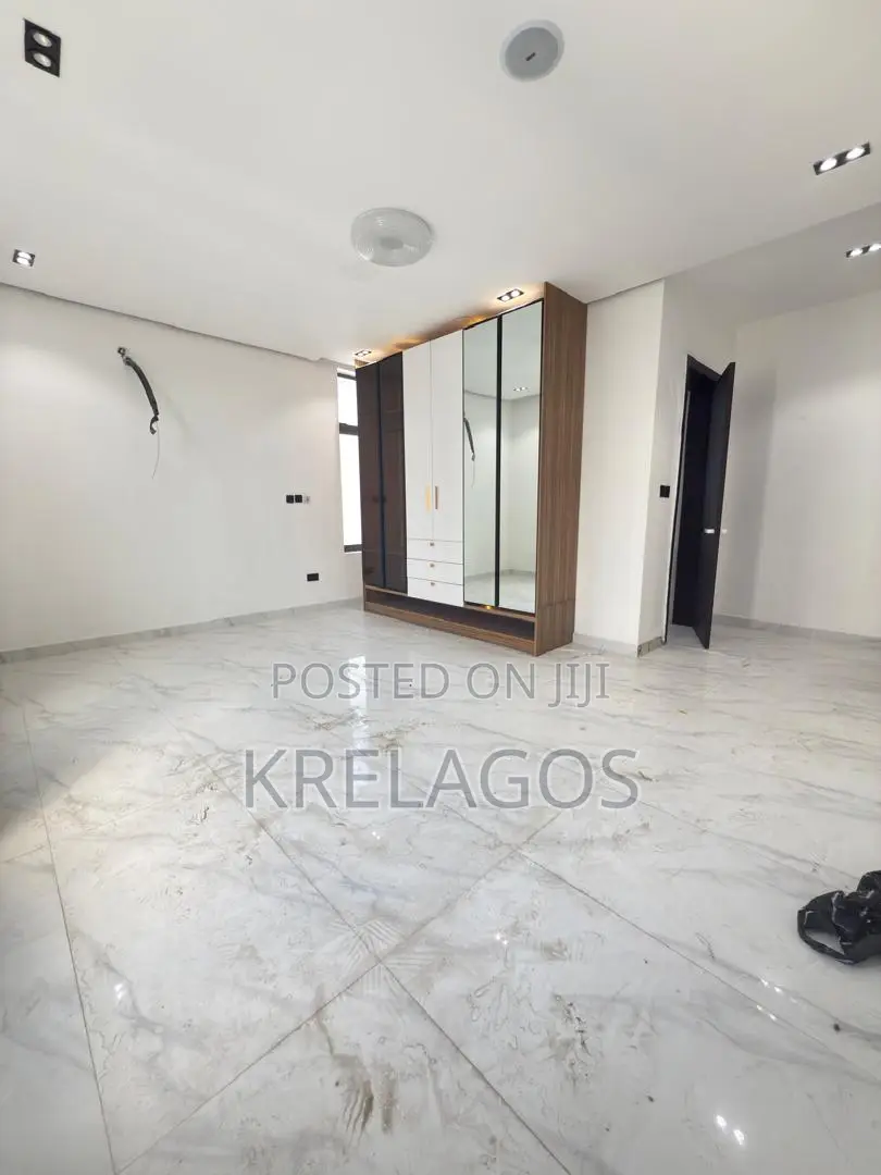 4bdrm Duplex in Ikate for sale in Ikate