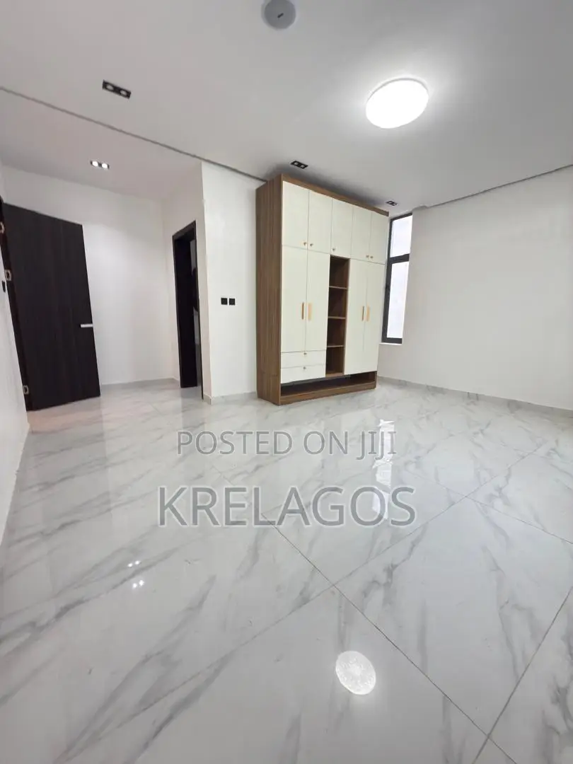 4bdrm Duplex in Ikate for sale in Ikate