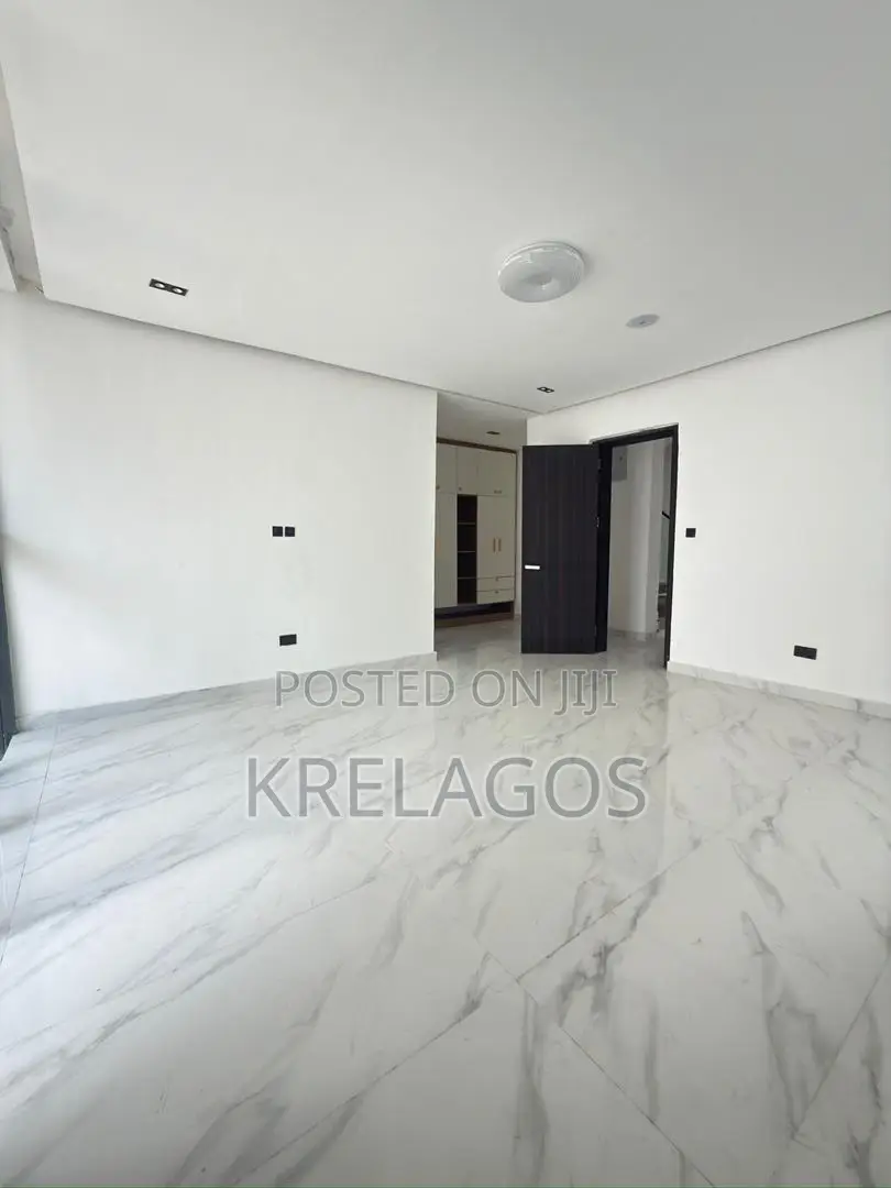 4bdrm Duplex in Ikate for sale in Ikate