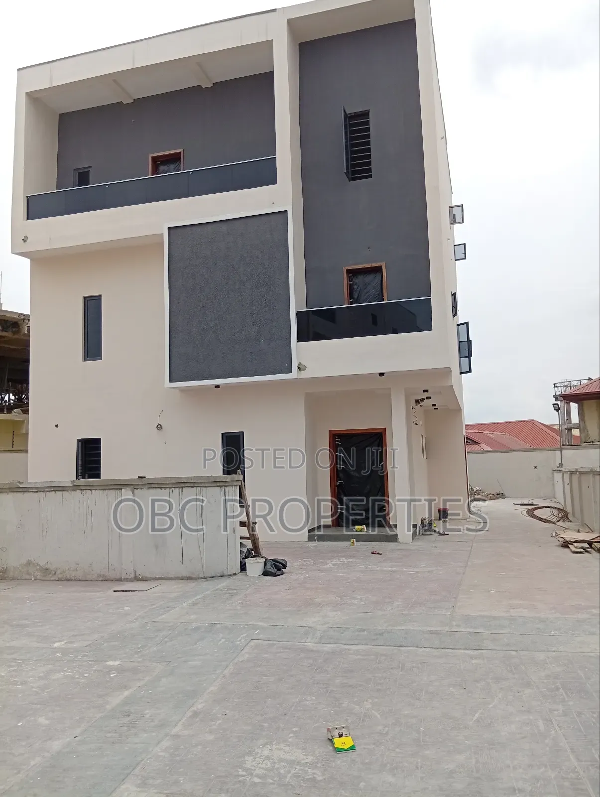 4 Bedrooms Detached Duplex With Bq in Chevron