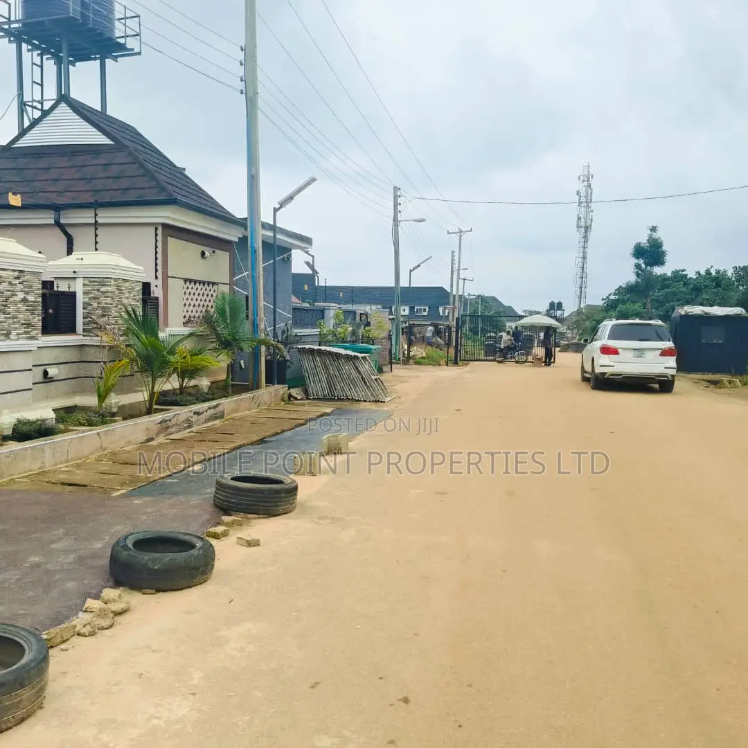 5bdrm Duplex in Apo Resettlement for sale in Apo Resettlement