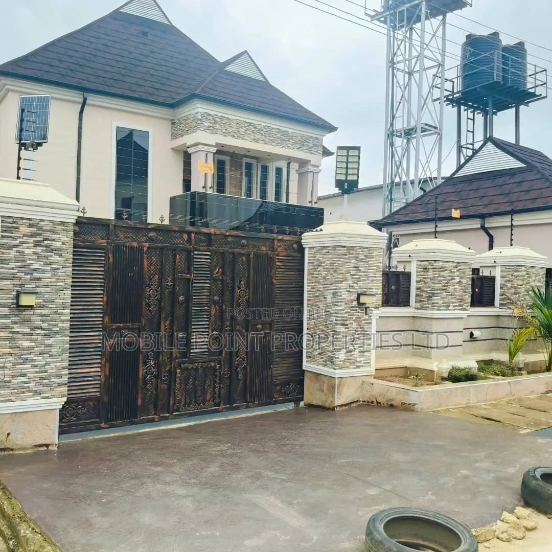 5bdrm Duplex in Apo Resettlement for sale in Apo Resettlement