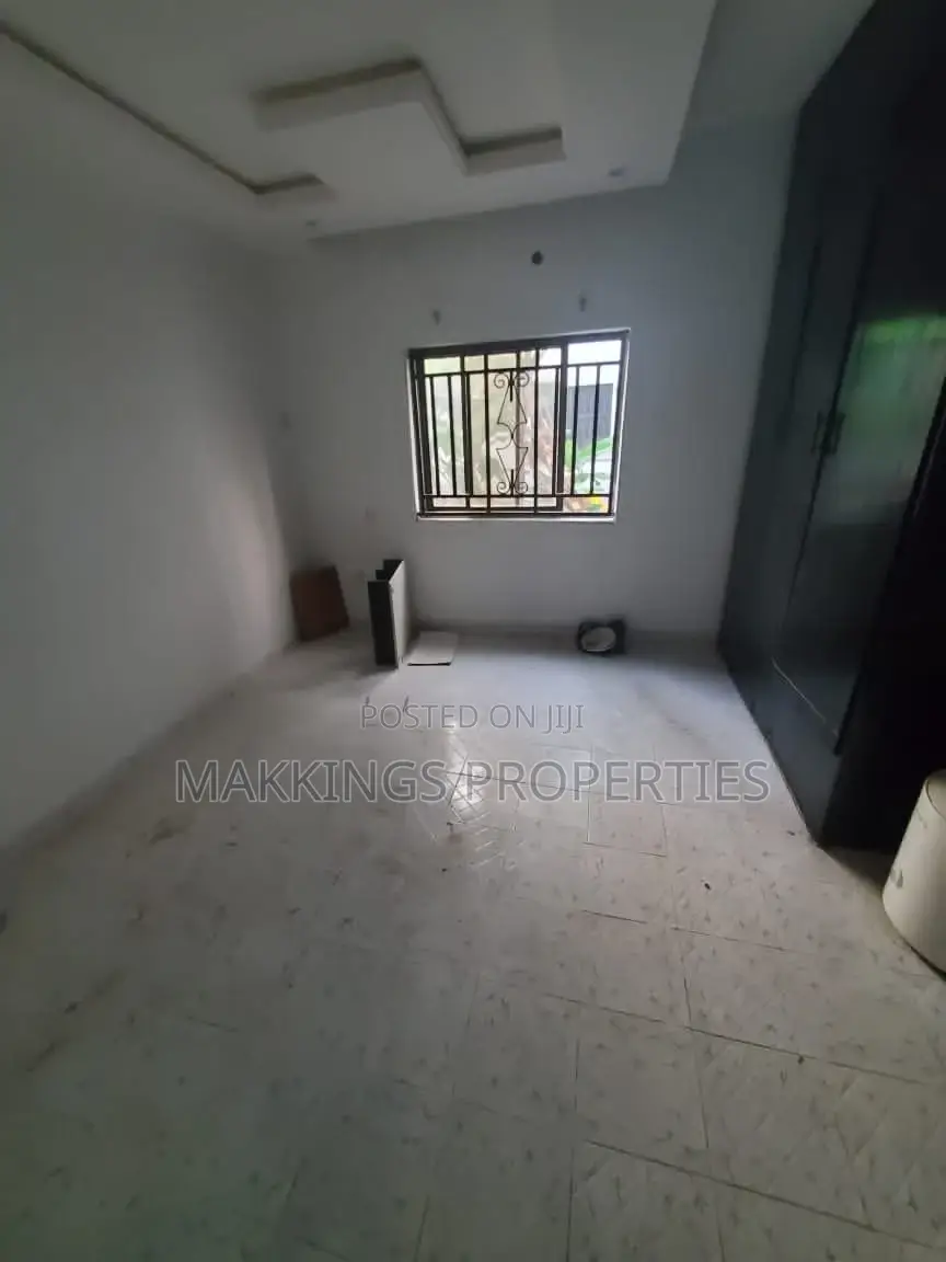 Mini Flat in Chevron for rent in Chevron