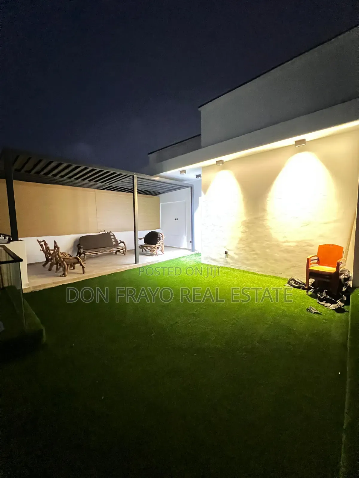 5bdrm Duplex in Freedom Way, Lagos Island (Eko) for sale in Lagos Island (Eko)