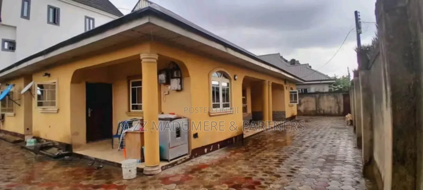 4bdrm Bungalow in Off Sars Road Port for sale in Port-Harcourt