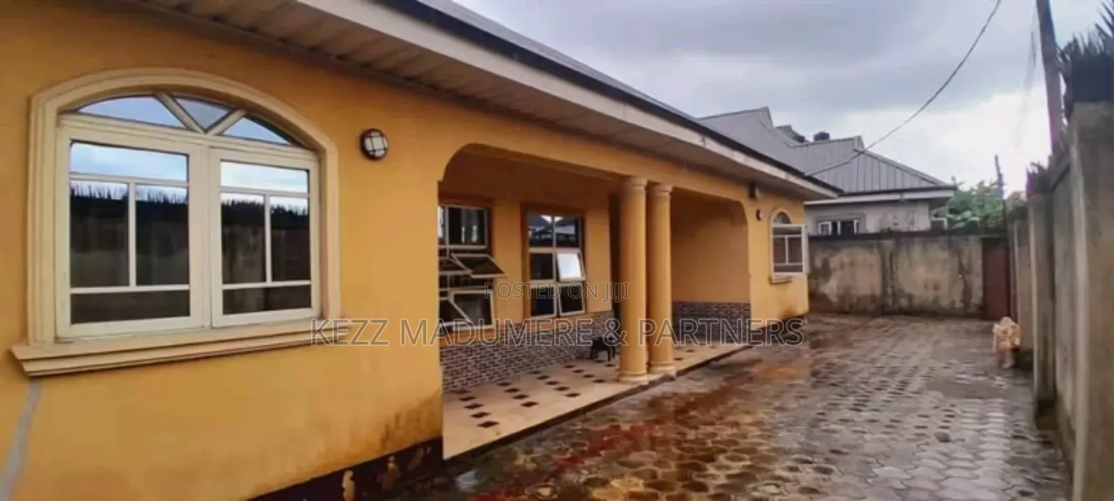 4bdrm Bungalow in Off Sars Road Port for sale in Port-Harcourt