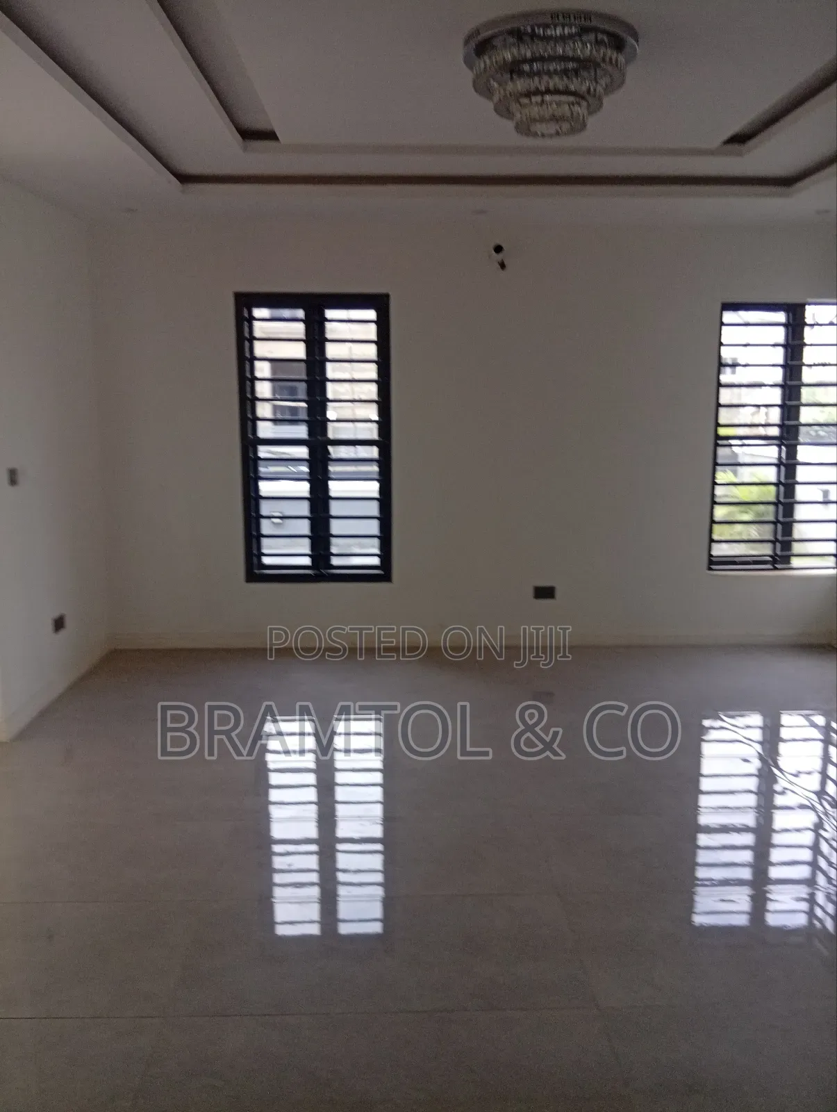 4bdrm Duplex in FHA for sale in FHA