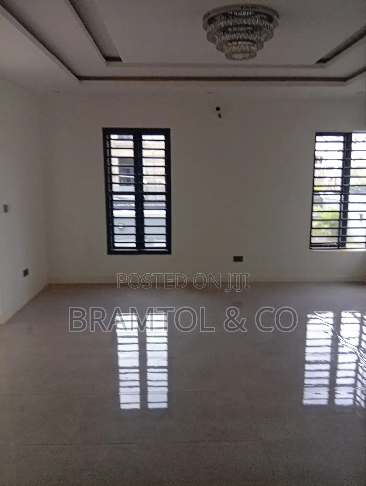 4bdrm Duplex in FHA for sale in FHA