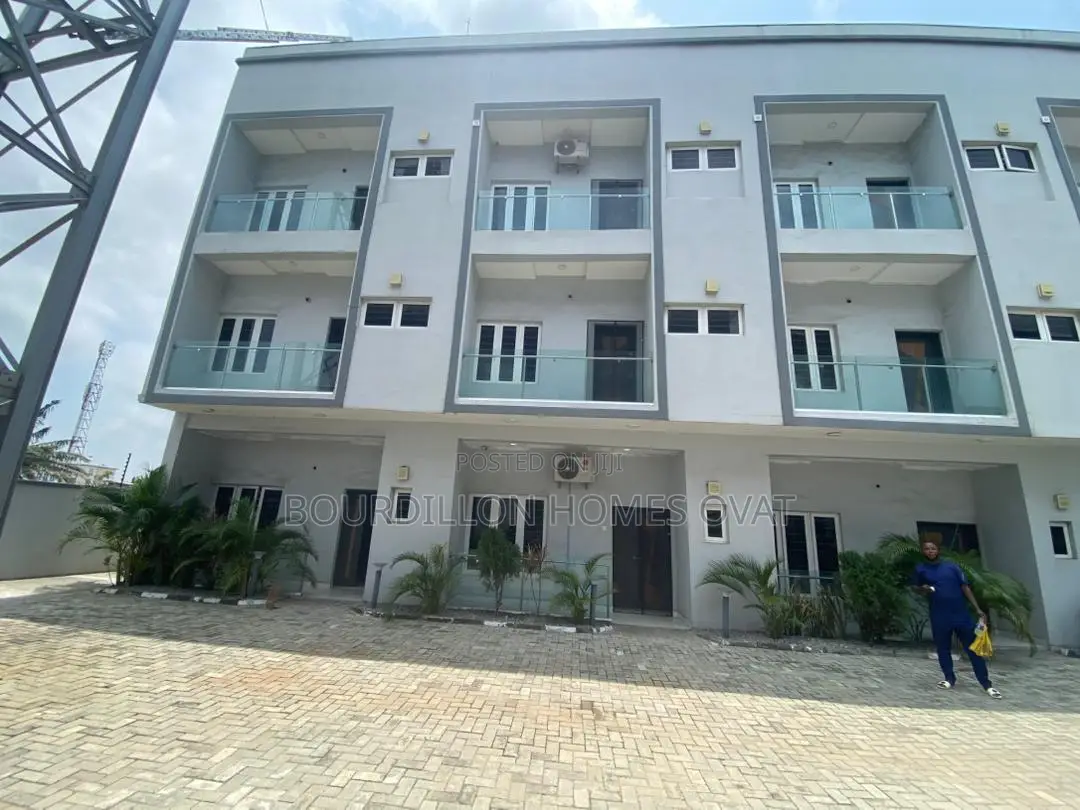 4bdrm Duplex in Mobile Road Ikota for sale in Ikota