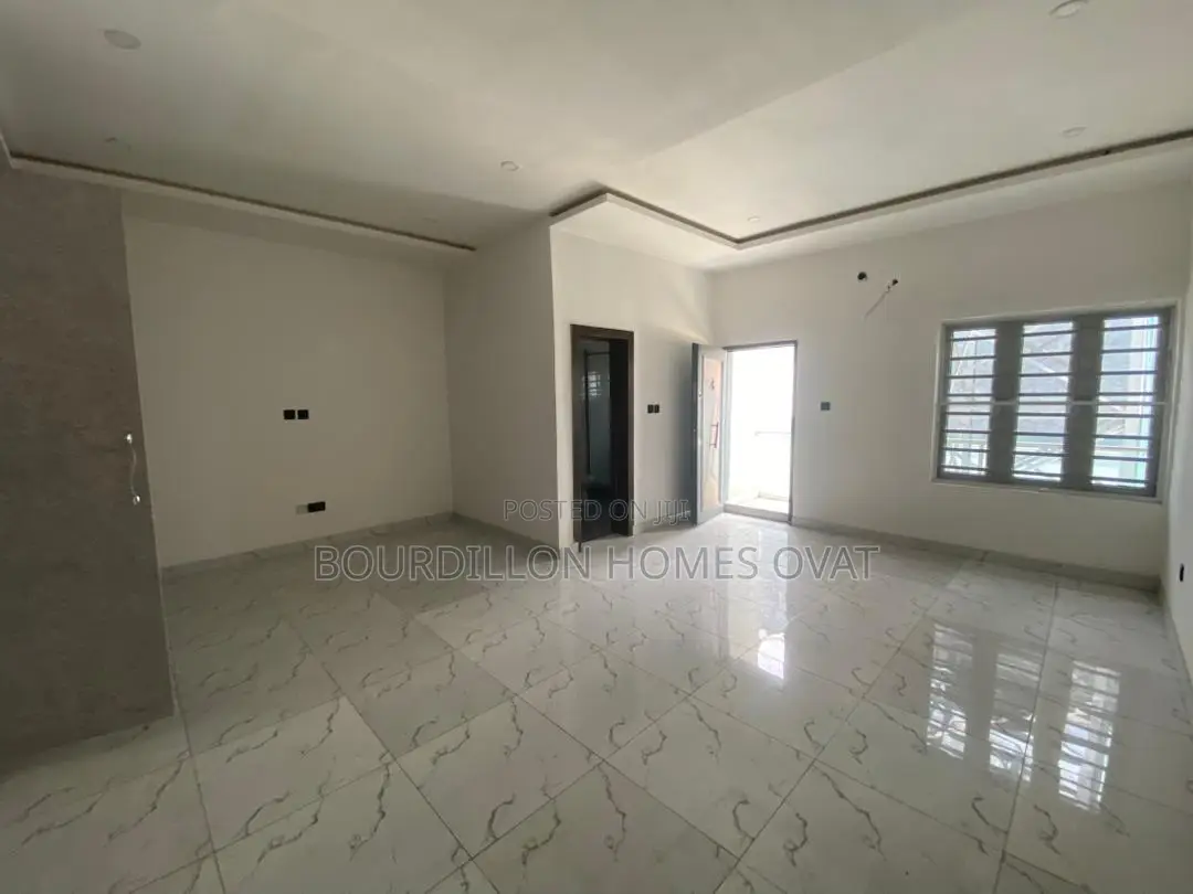 4bdrm Duplex in Mobile Road Ikota for sale in Ikota