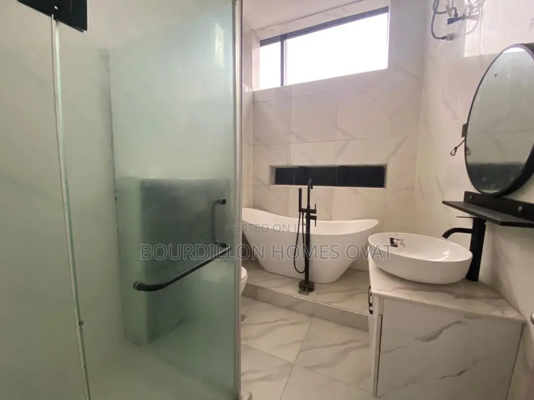 4bdrm Duplex in Harris Drive/Vgc for sale in Lekki