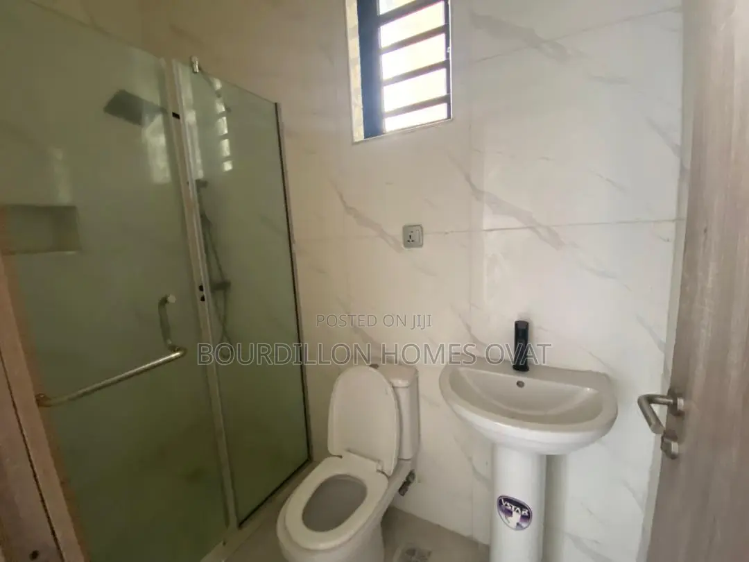 4bdrm Duplex in Harris Drive/Vgc for sale in Lekki