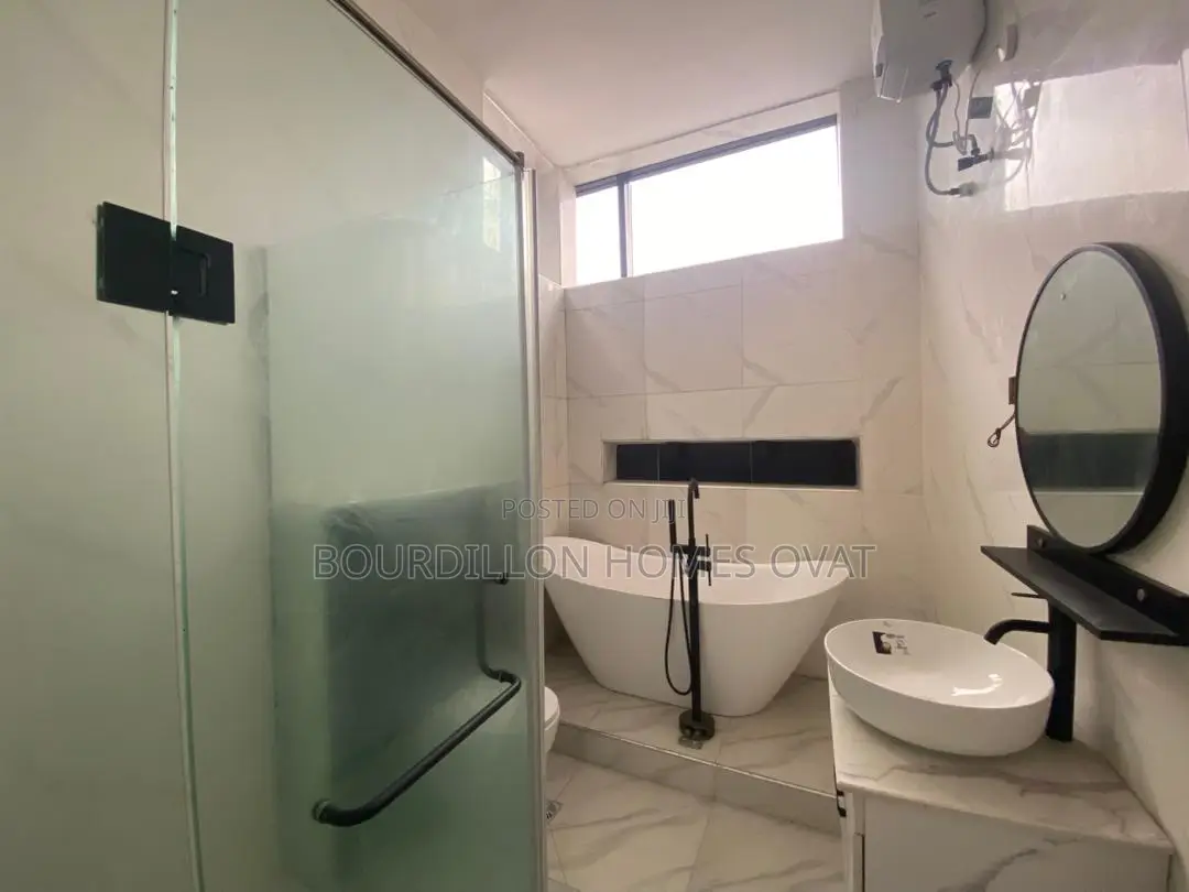 4bdrm Duplex in Harris Drive/Vgc for sale in Lekki