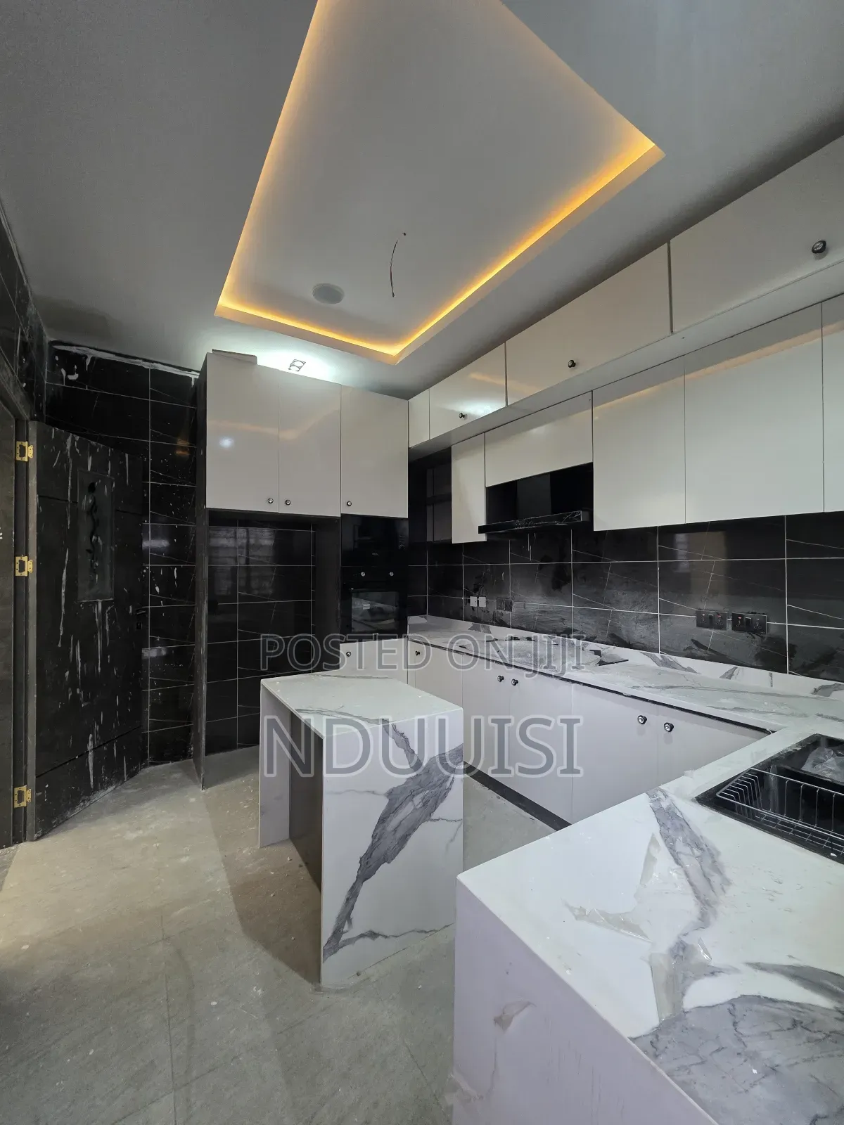 4bdrm Duplex in Dpkay Estate, Lekki for sale in Lekki
