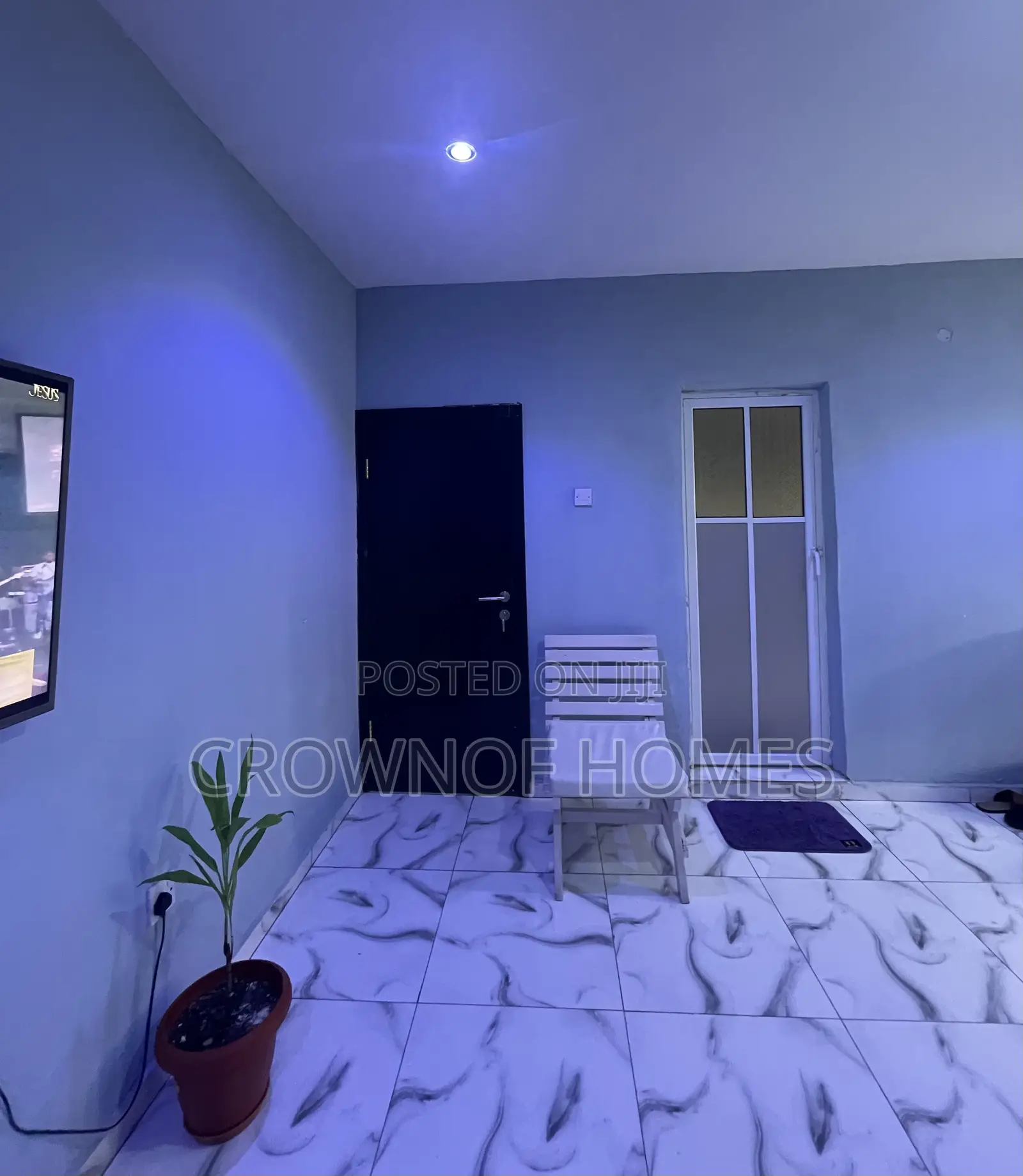 Cheap Studio Apartment Close to Ikeja- About 20 Minutes Drive in Egbeda