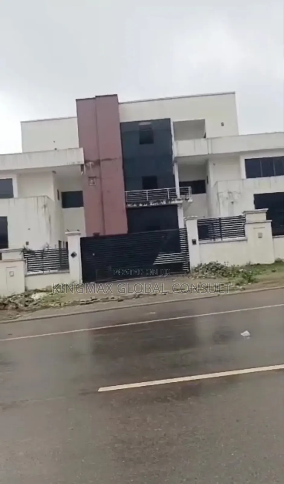 11bdrm Duplex in Guzape District for sale in Guzape District