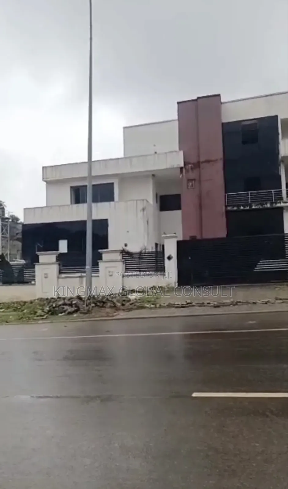 11bdrm Duplex in Guzape District for sale in Guzape District