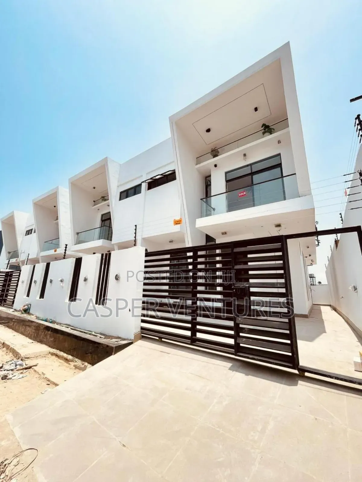 4bdrm Duplex in Ekks, Lekki Phase 2 for sale in Lekki Phase 2