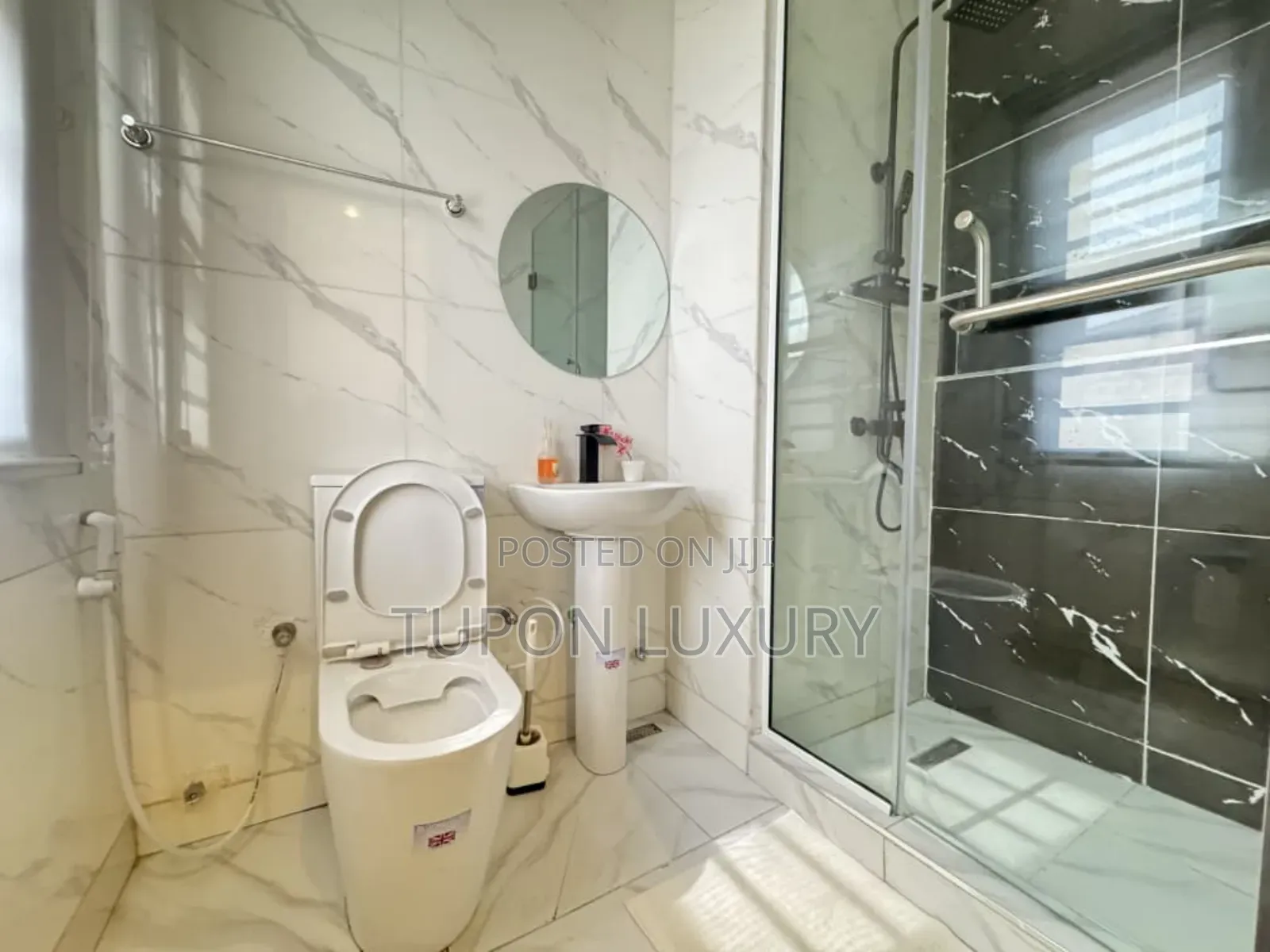 Newly Furnished Luxury 3 Bedroom With Pool and Ps5 in Lekki Phase 1