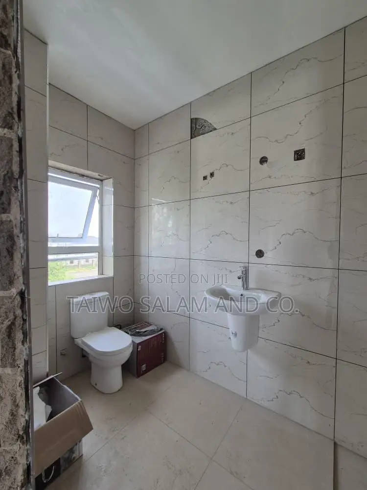 4bdrm Duplex in Akobo for sale in Akobo