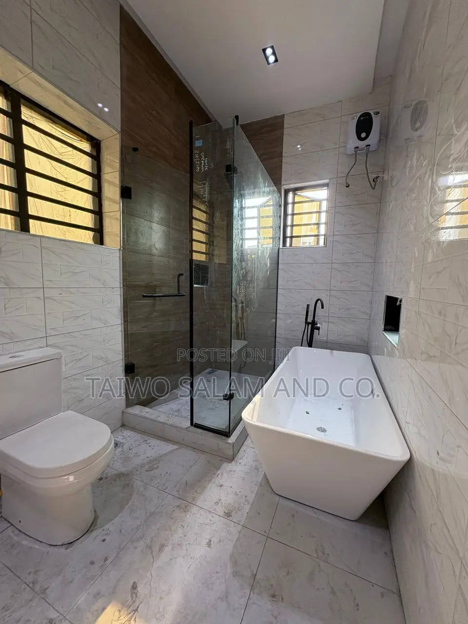 4bdrm Duplex in Akobo for sale in Akobo