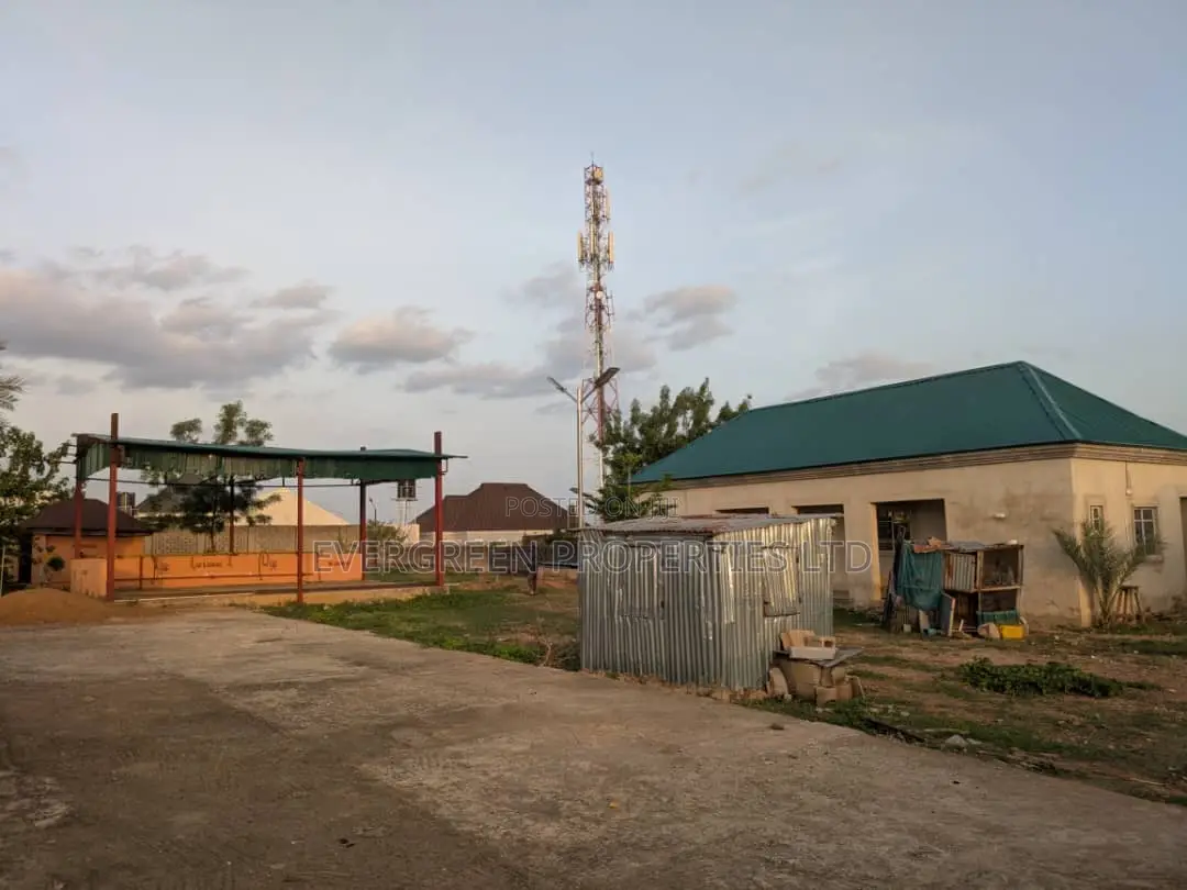 Plant for Sale – Minna, Niger State in Minna