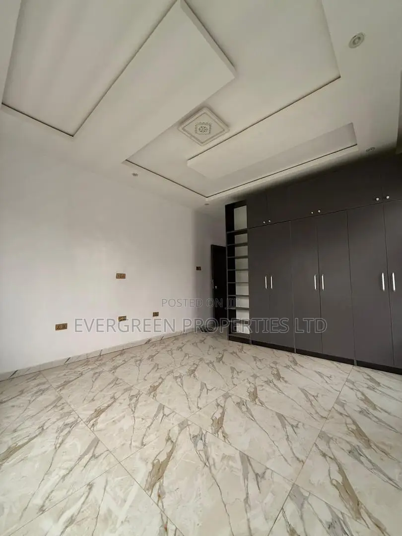 4bdrm Duplex in Akobo for sale in Akobo