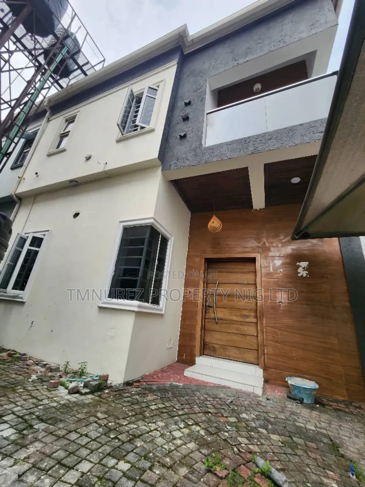 4bdrm Duplex in Chveon Estate, Chevron for rent in Chevron