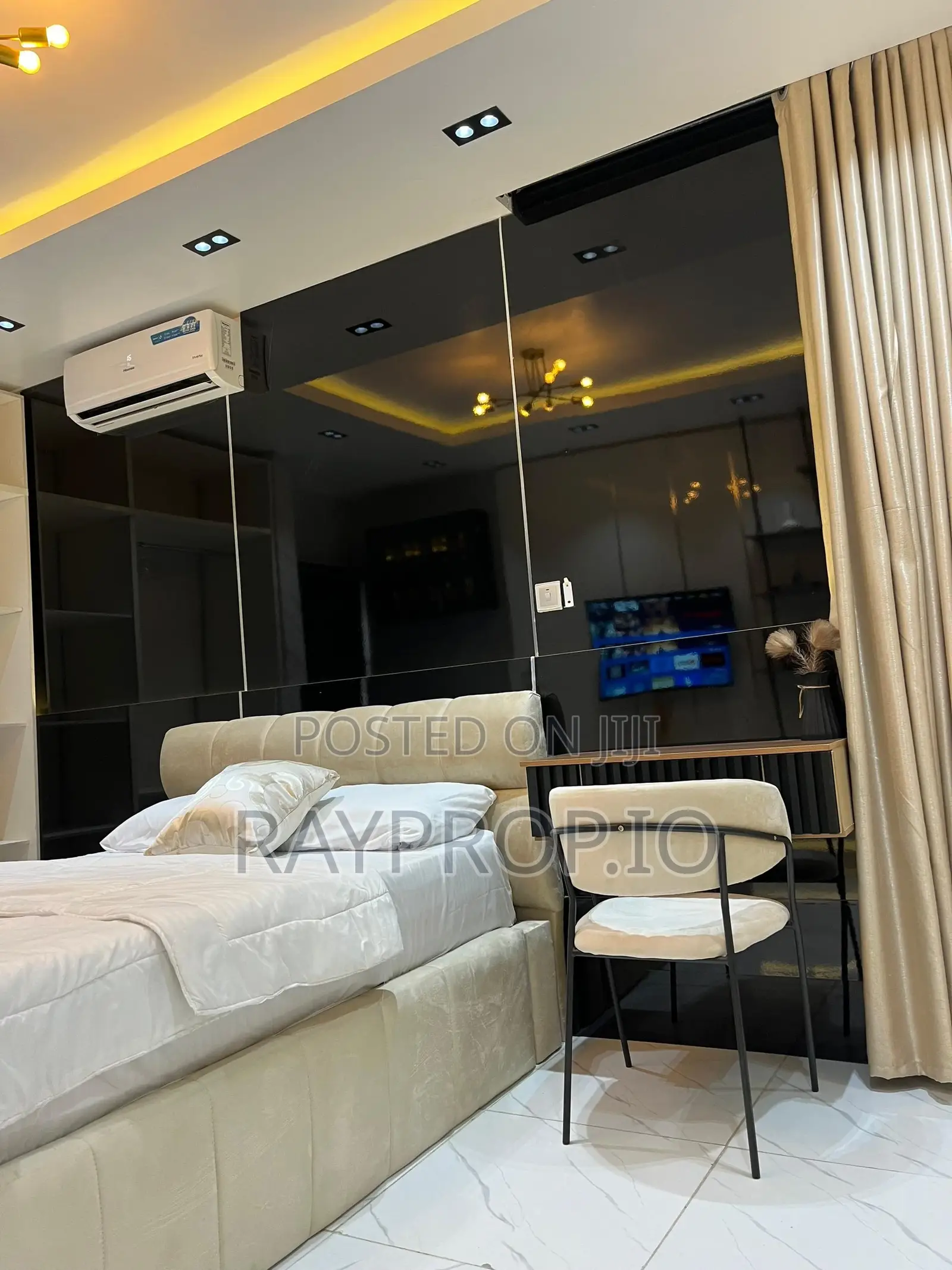 Studio Shortlet in Lekki Phase 1 in Lekki Phase 1