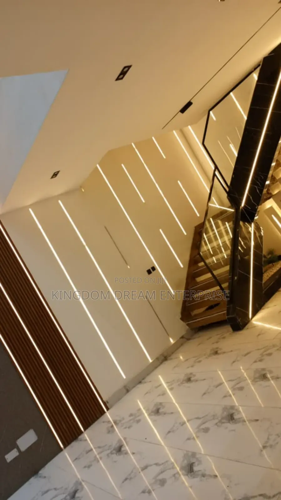 6bdrm House in Osapa London Lekki for sale in Off Lekki-Epe Expressway