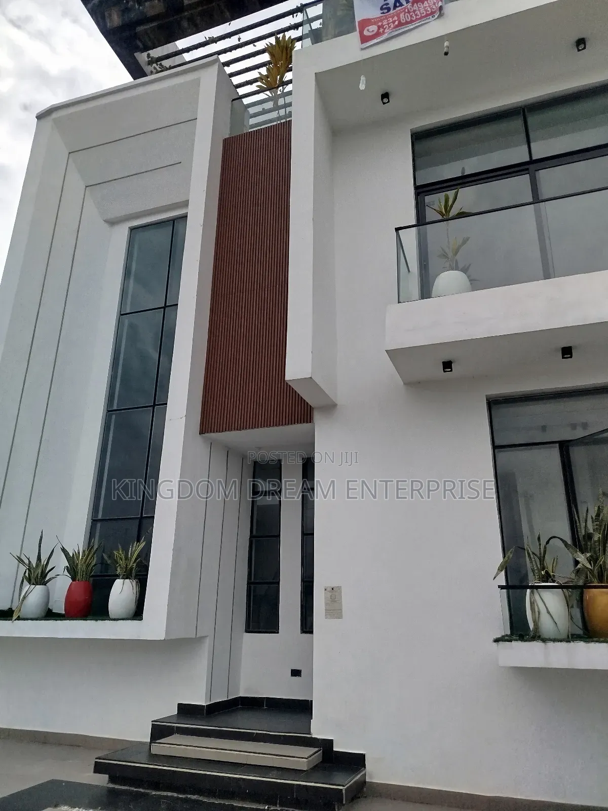 6bdrm House in Osapa London Lekki for sale in Off Lekki-Epe Expressway