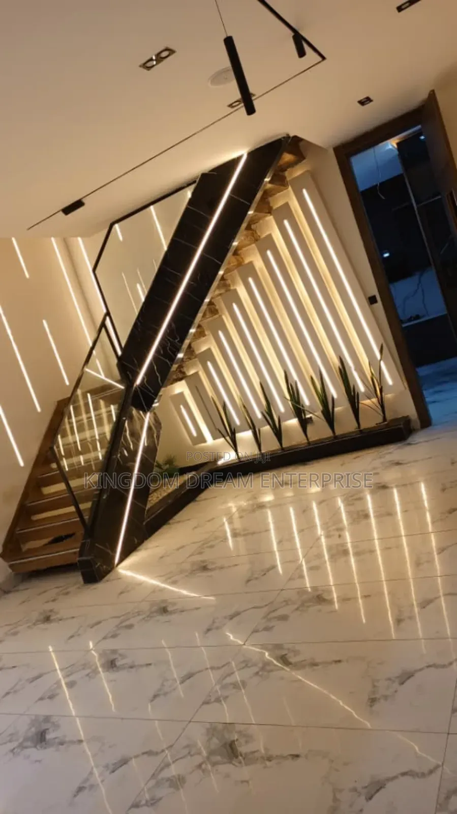 6bdrm House in Osapa London Lekki for sale in Off Lekki-Epe Expressway