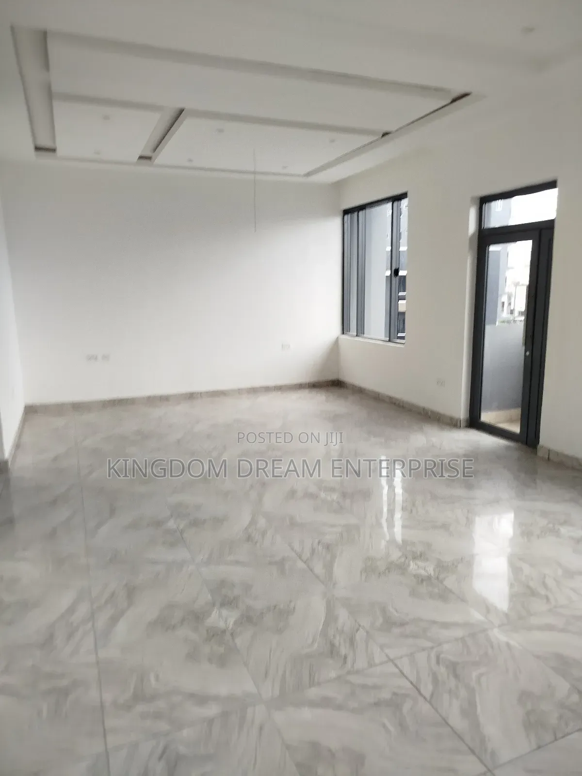 4bdrm Duplex in Osapa London Lekki for sale in Off Lekki-Epe Expressway