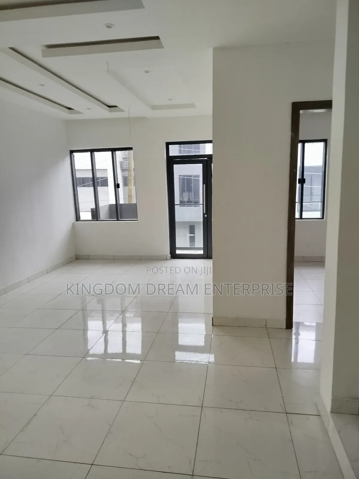 4bdrm Duplex in Osapa London Lekki for sale in Off Lekki-Epe Expressway