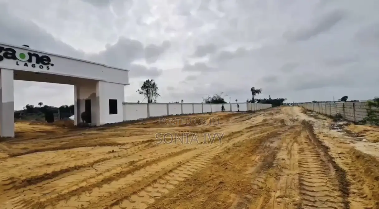 Land at Lekki Epe Expressway in Lekki Expressway