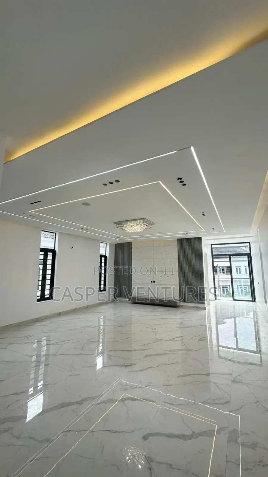 5bdrm Duplex in Chevron for sale in Chevron