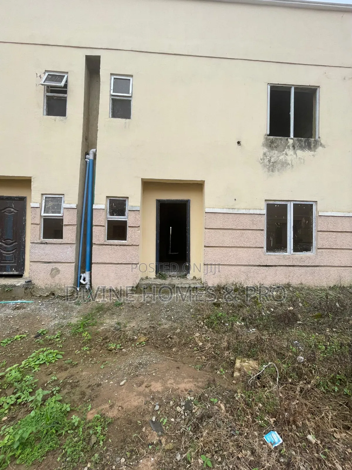 4bdrm Duplex in Life Camp for sale in Life Camp