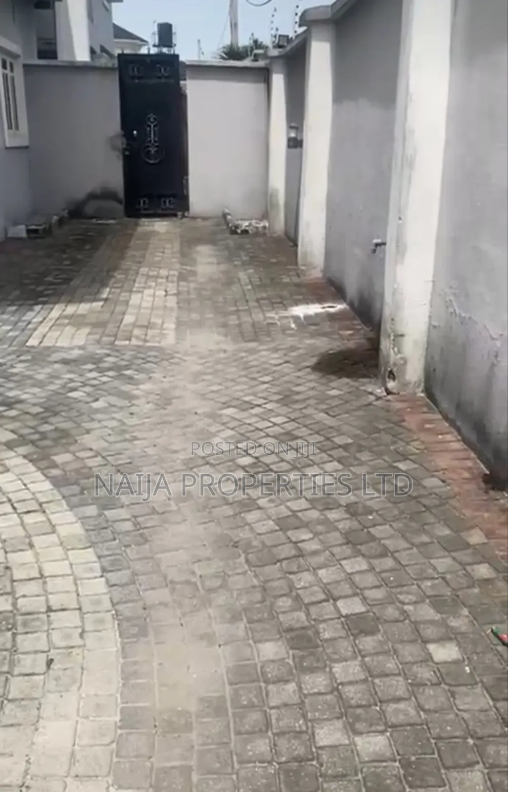 4bdrm Duplex in Majek, Sangotedo for sale in Sangotedo