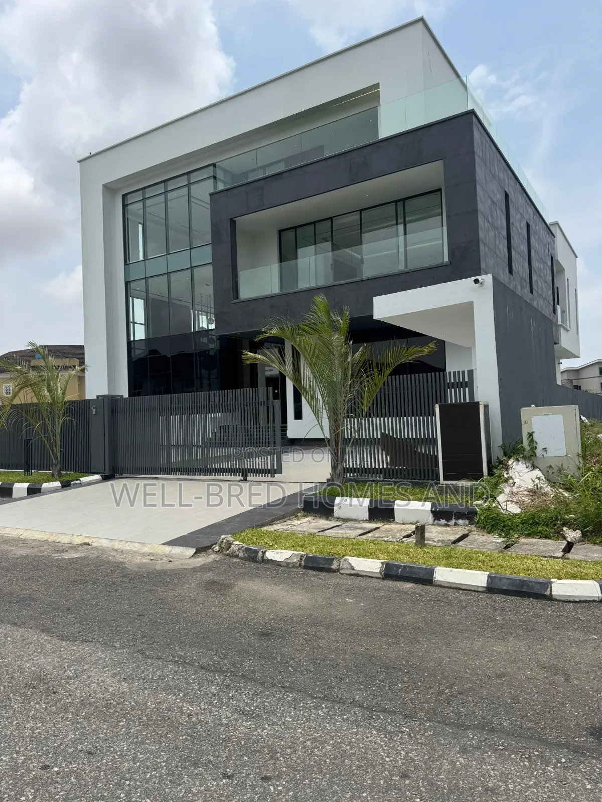 5bdrm Duplex in Pinnock Beach, Lekki for sale in Lekki
