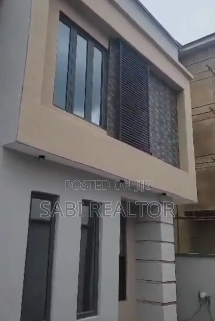 Furnished 4bdrm Duplex in Magodo Phase 1 for sale in GRA Phase 1