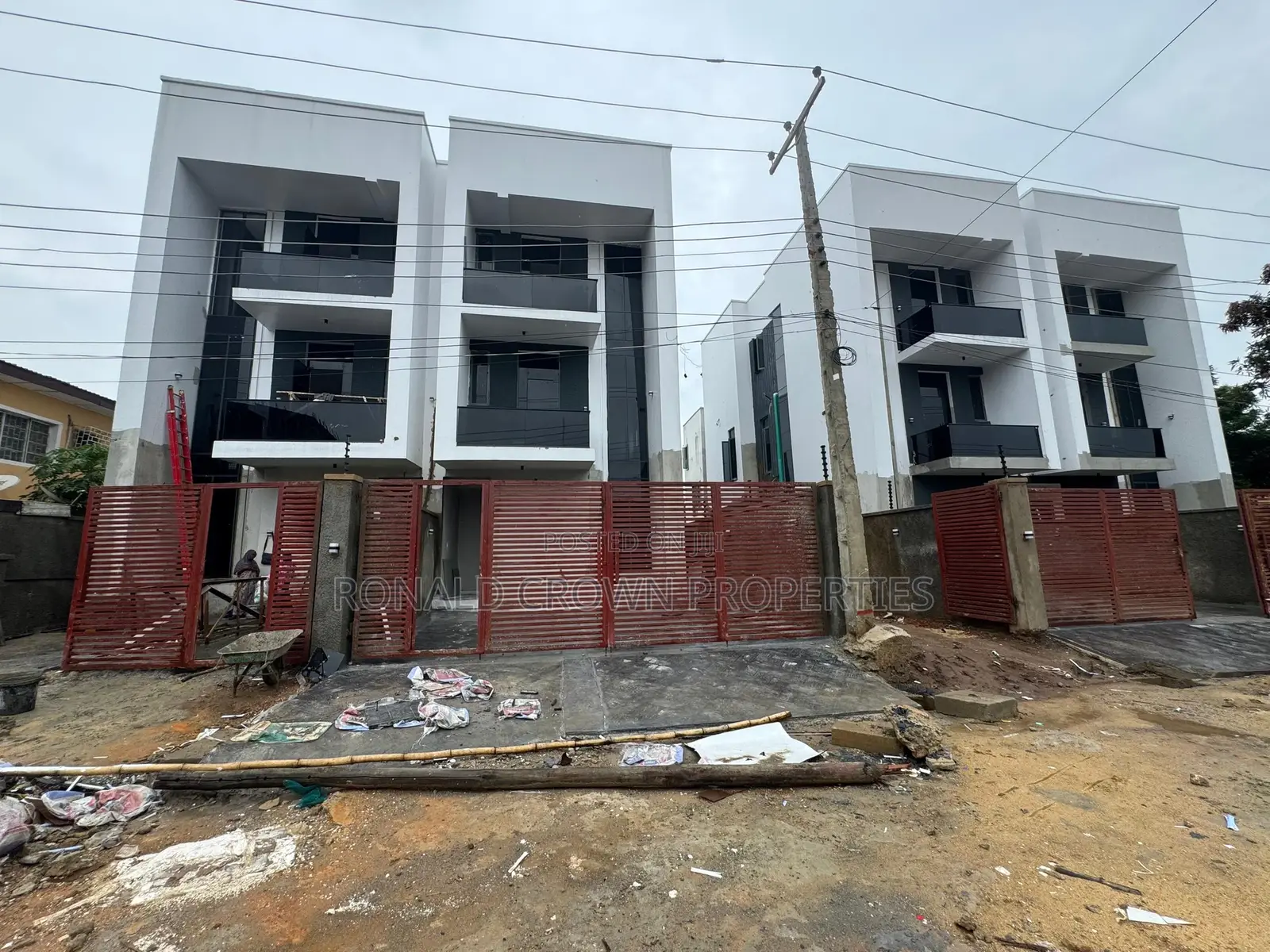 5bdrm House in Adeniyi Jones for sale in Adeniyi Jones