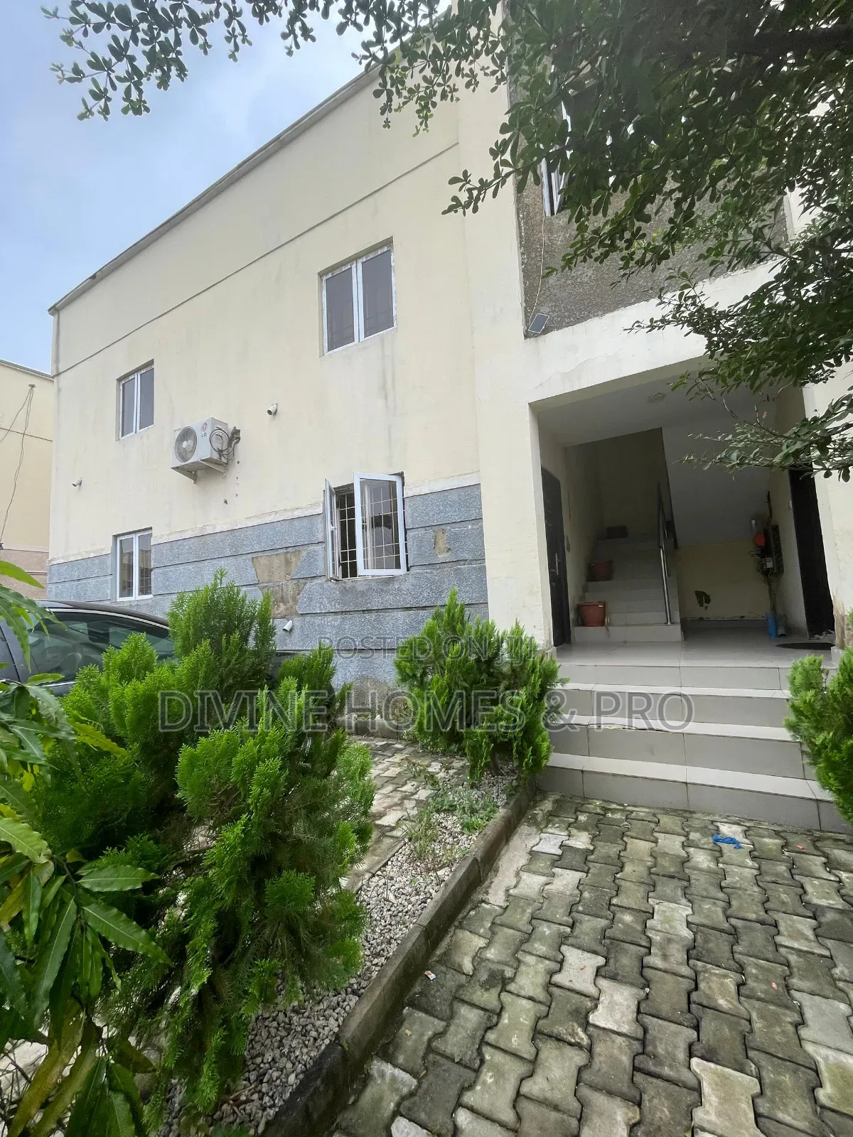 3bdrm Block of Flats in Life Camp for sale in Life Camp