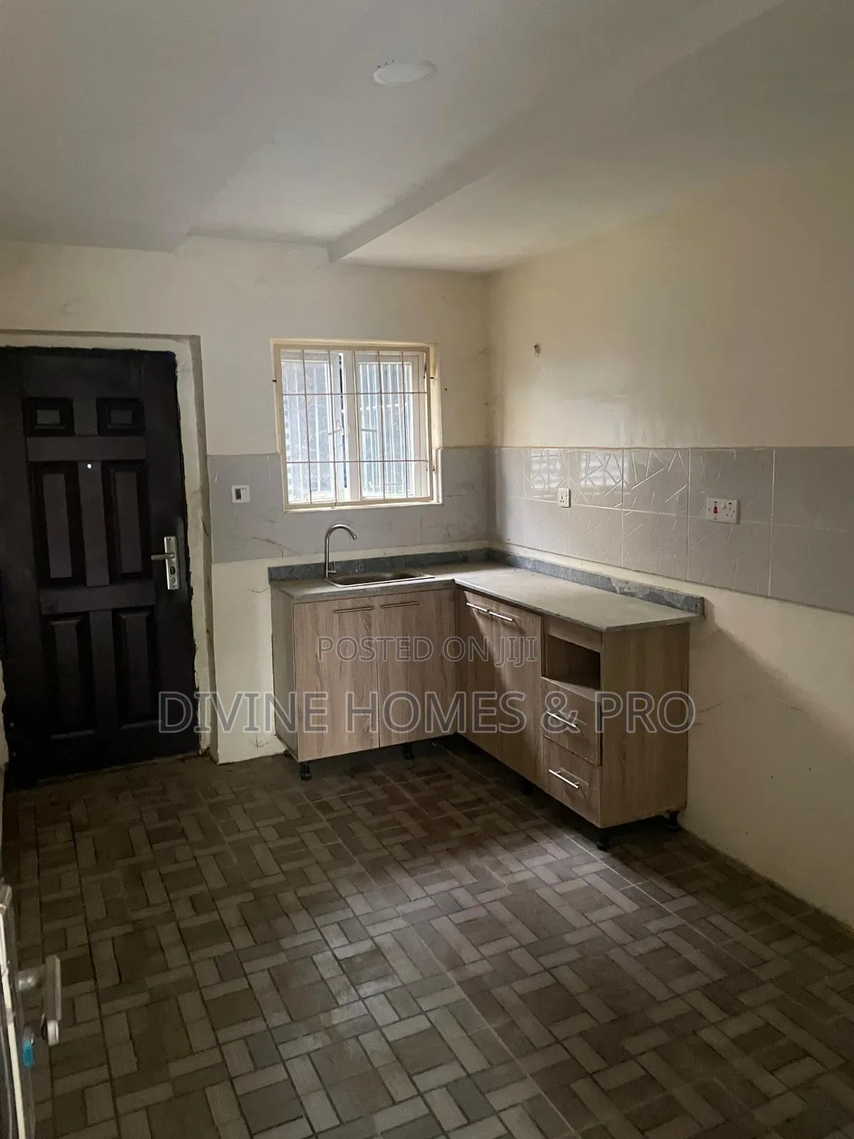 3bdrm Block of Flats in Life Camp for sale in Life Camp