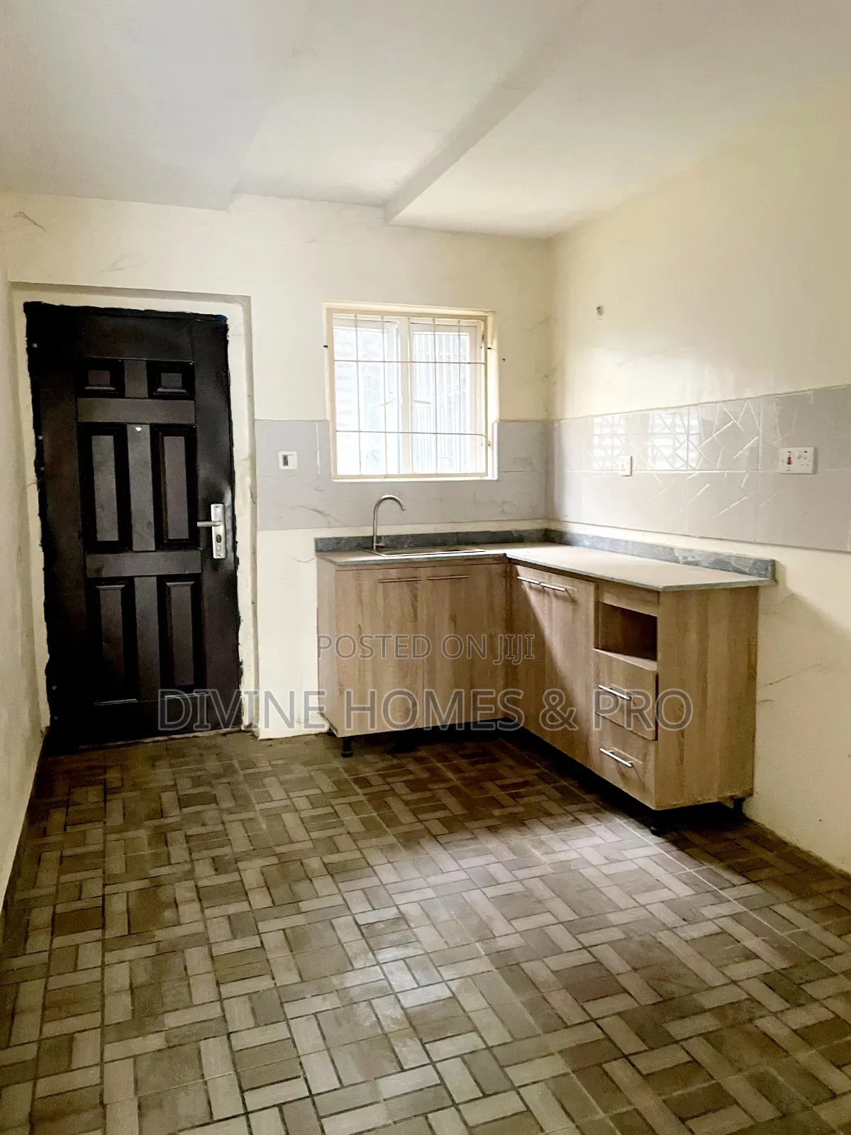 3bdrm Block of Flats in Life Camp for sale in Life Camp