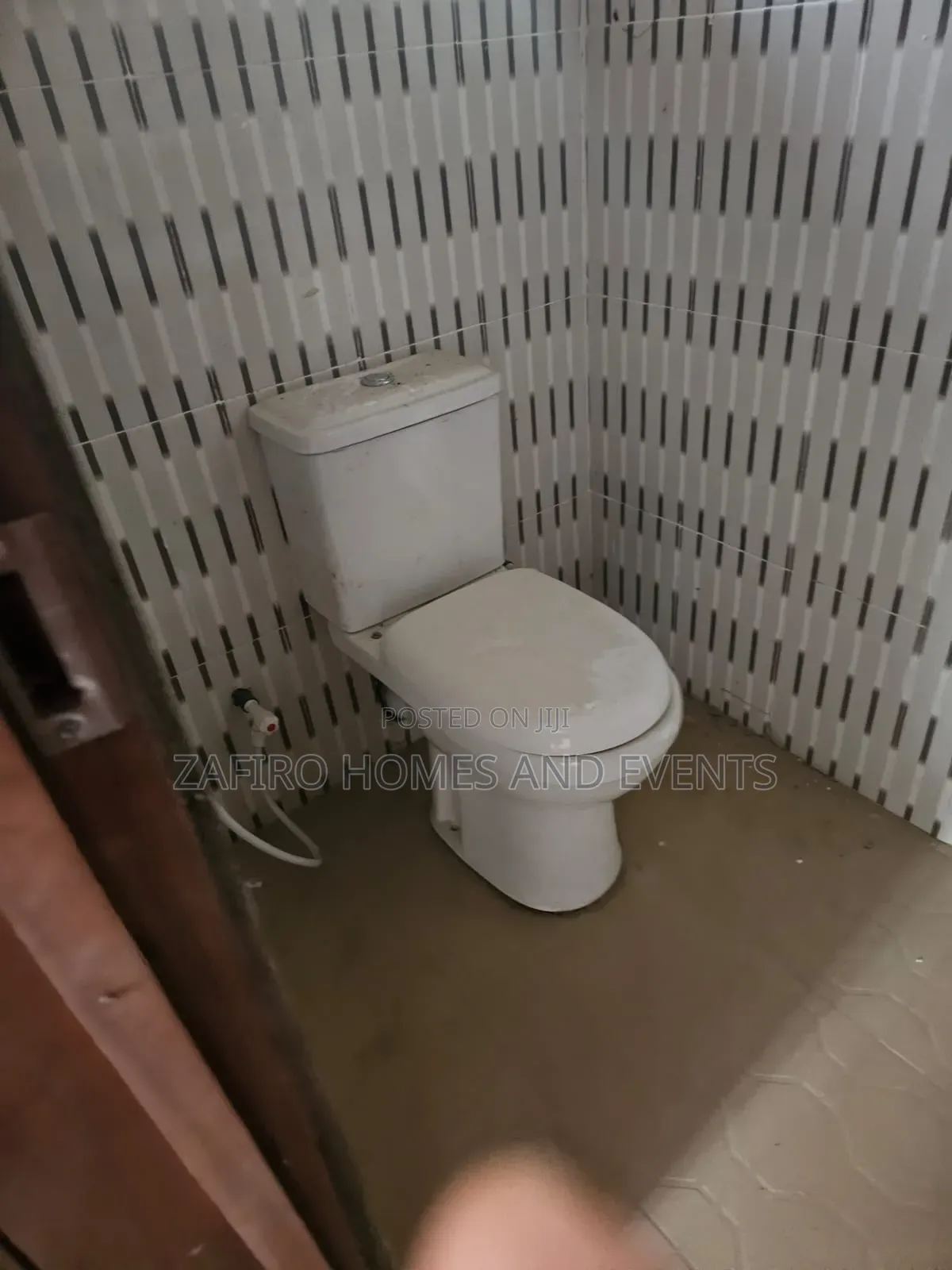 5bdrm Bungalow in Iyalode Area Akobo for sale in Akobo