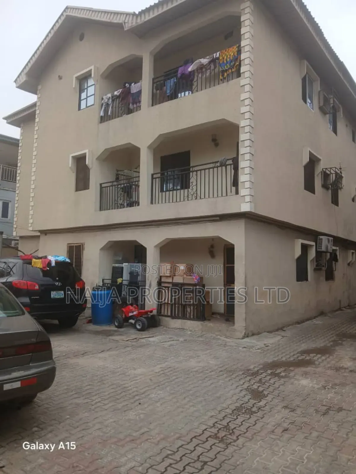 3bdrm Block of Flats in Majek, Sangotedo for sale in Sangotedo