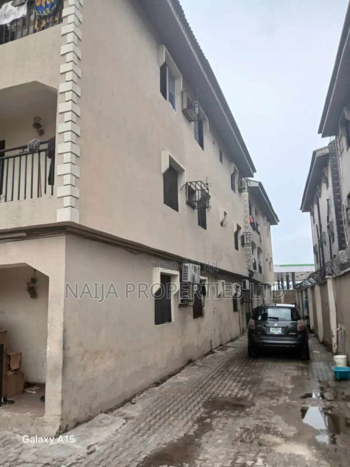 3bdrm Block of Flats in Majek, Sangotedo for sale in Sangotedo