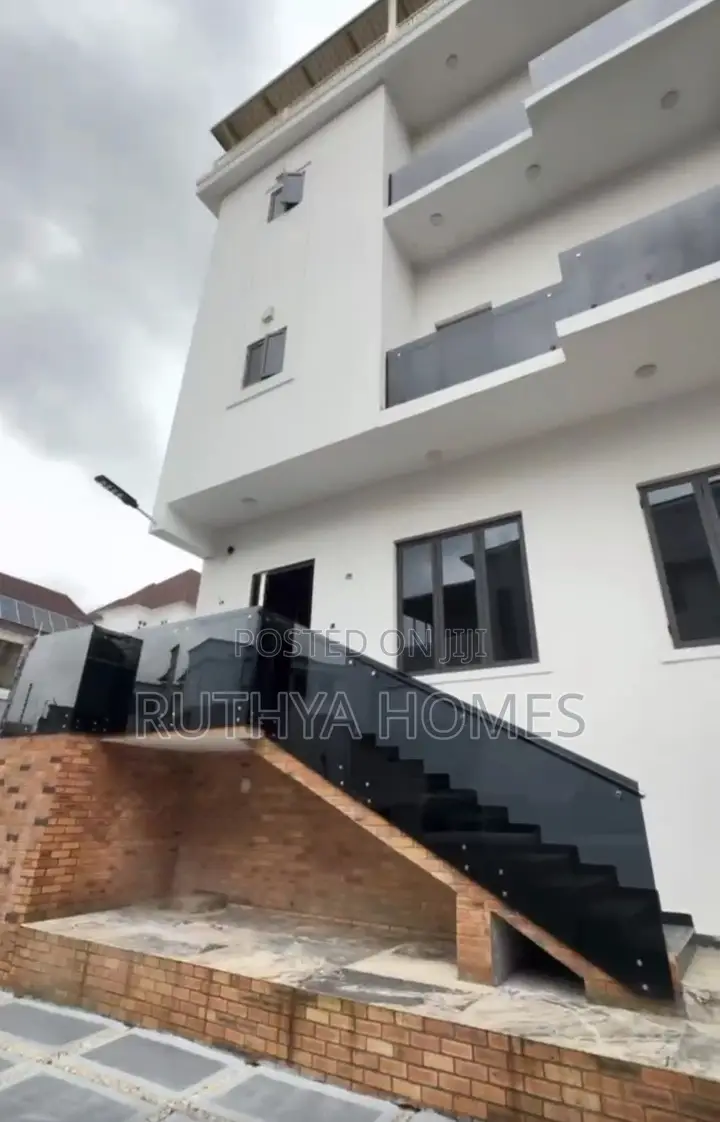 4bdrm Duplex in Guzape for sale in Guzape District